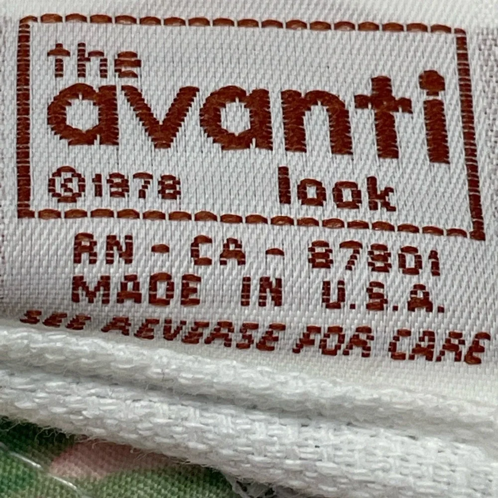 1978 Avanti Decor-Trimmed Towel Set